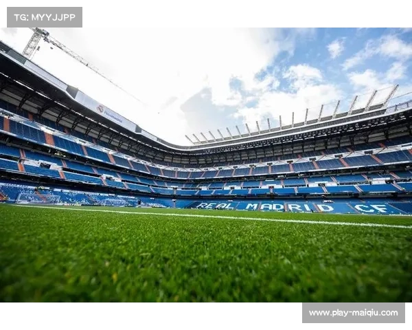 巴黎德比球场间距仅20米，欧洲首富与卡塔尔王室上演最近距离对决