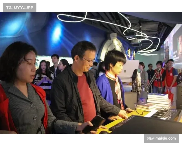 希尔与普罗哈兹卡在媒体日全程无交流